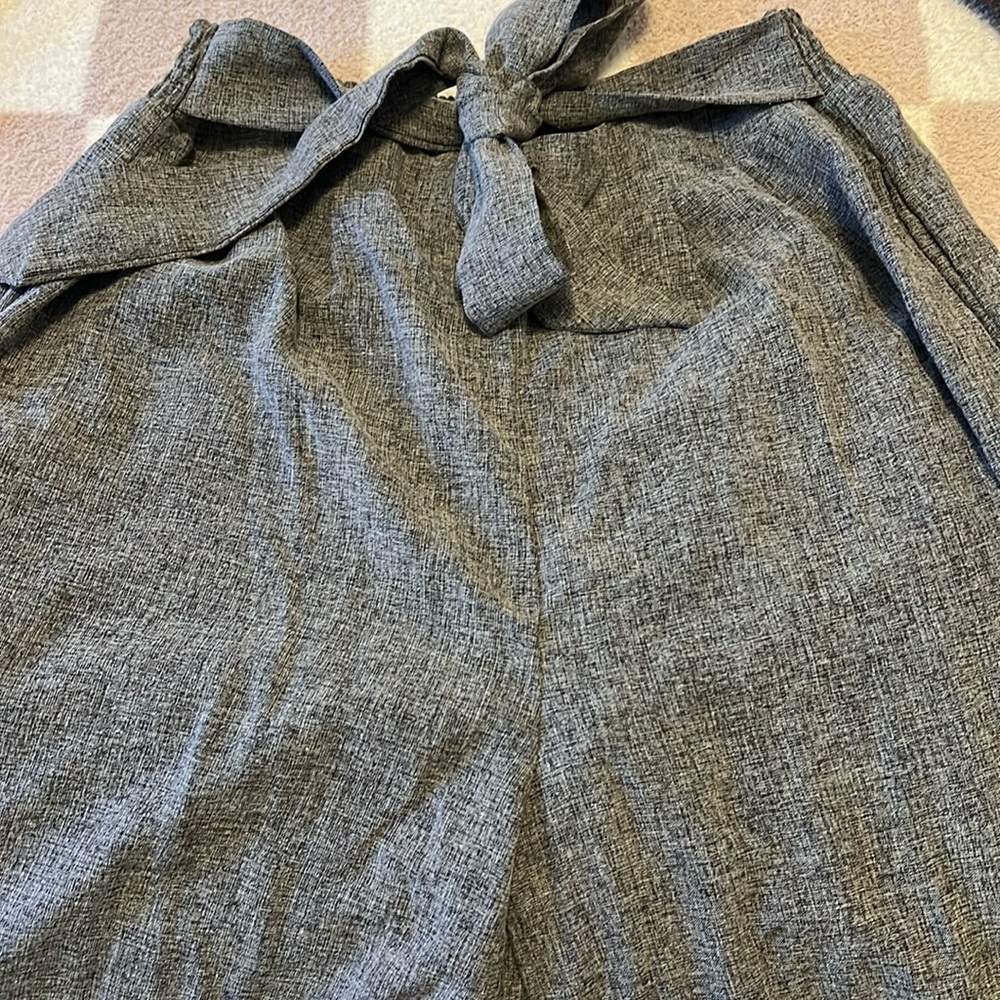 How belt trousers